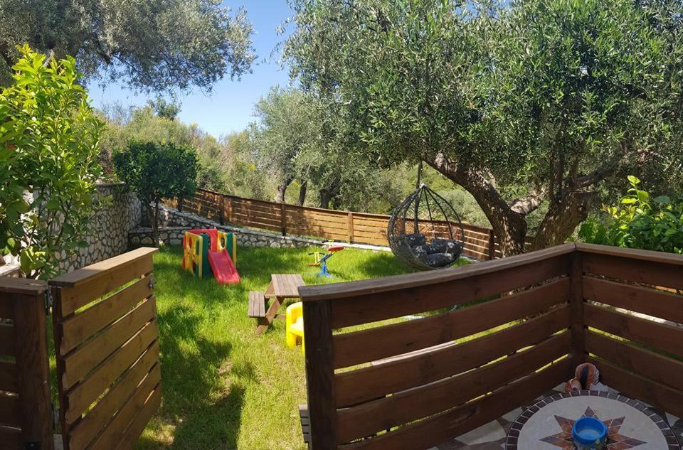 Marathes Studios Ayios Nikitas Bagian luar foto