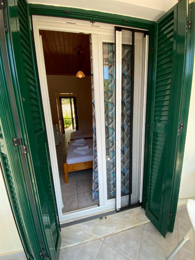 Marathes Studios Ayios Nikitas Bagian luar foto