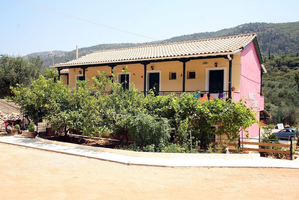 Marathes Studios Ayios Nikitas Bagian luar foto