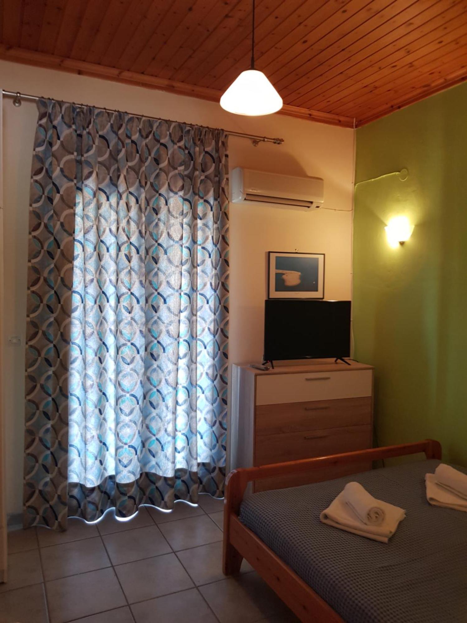 Marathes Studios Ayios Nikitas Bagian luar foto