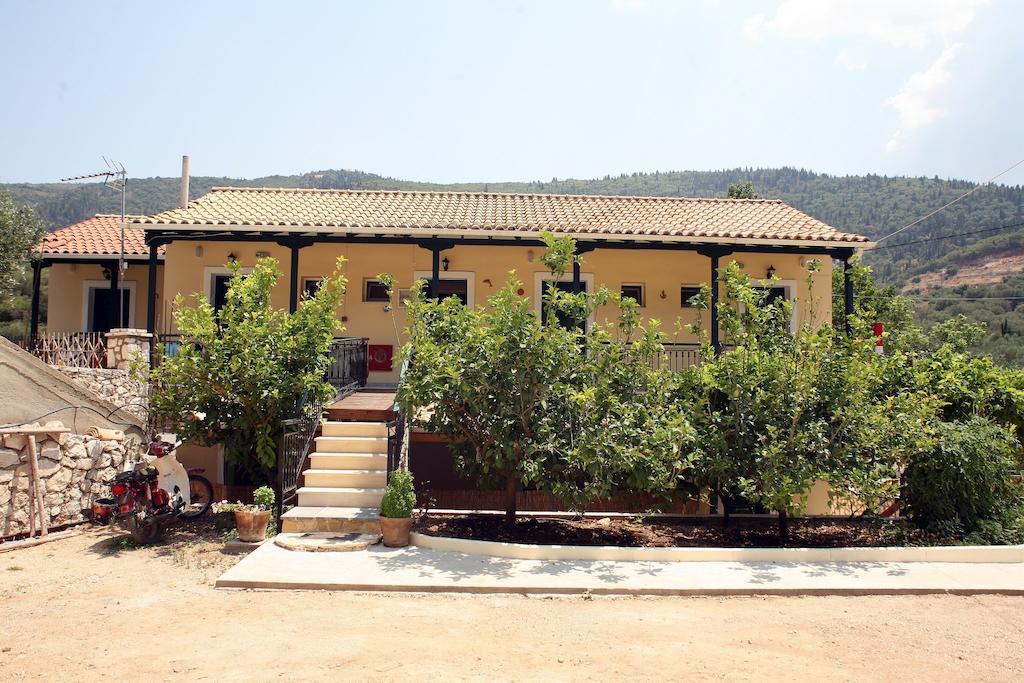 Marathes Studios Ayios Nikitas Bagian luar foto