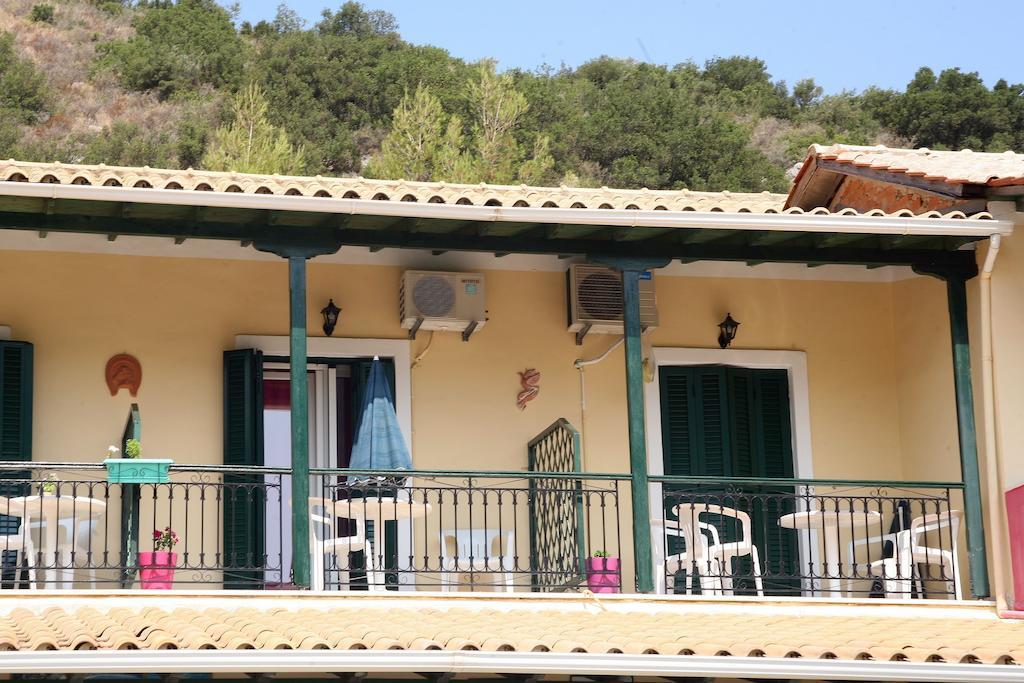 Marathes Studios Ayios Nikitas Bagian luar foto
