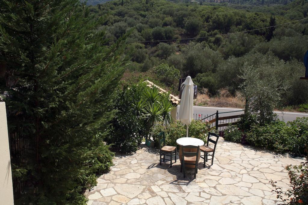 Marathes Studios Ayios Nikitas Bagian luar foto
