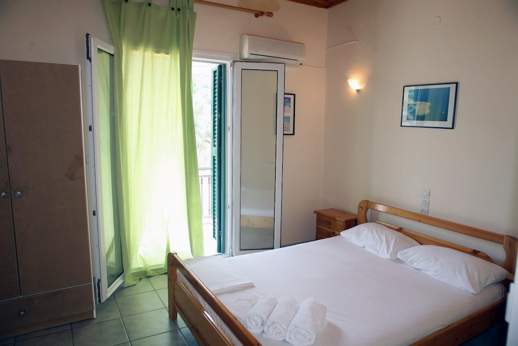 Marathes Studios Ayios Nikitas Ruang foto