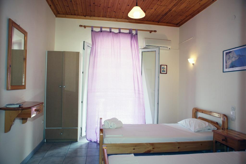 Marathes Studios Ayios Nikitas Ruang foto