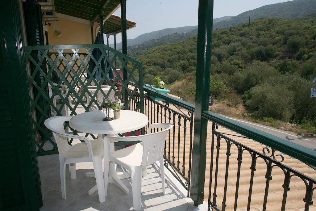Marathes Studios Ayios Nikitas Bagian luar foto