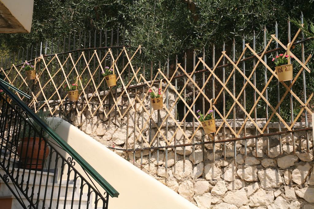 Marathes Studios Ayios Nikitas Bagian luar foto